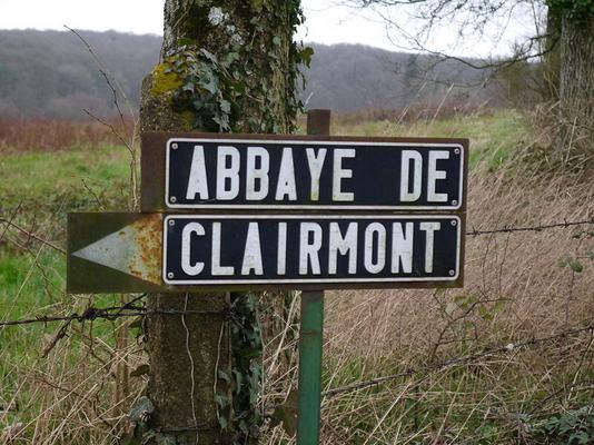 125-Simon_de_l_Ouest-Abbaye_de_Clermont_pannonceau_de_l_entree.JPG