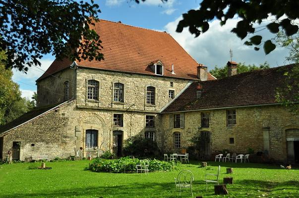 081-Remi_Mathis-Abbaye_Notre-Dame_de_Bithaine_-_vue_exterieure.jpg