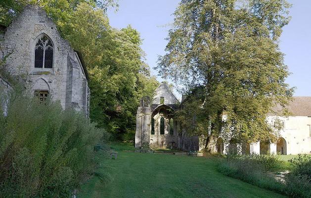 116-Stanzilla-L_Abbaye_Notre-Dame_de_Fontaine-Guerard.jpg