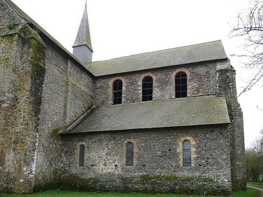 159-Simon_de_l_Ouest-Abbaye_de_Clermont_transept_gauche_et_clocher.JPG