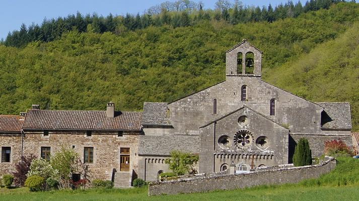 150-Abbaye_de_Sylvanes-Facadeestabbayedesylvanes-2.jpg