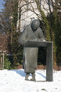 Caesariusdenkmal_Dollendorf-Wikimedia-User-Tohma-kl.jpg